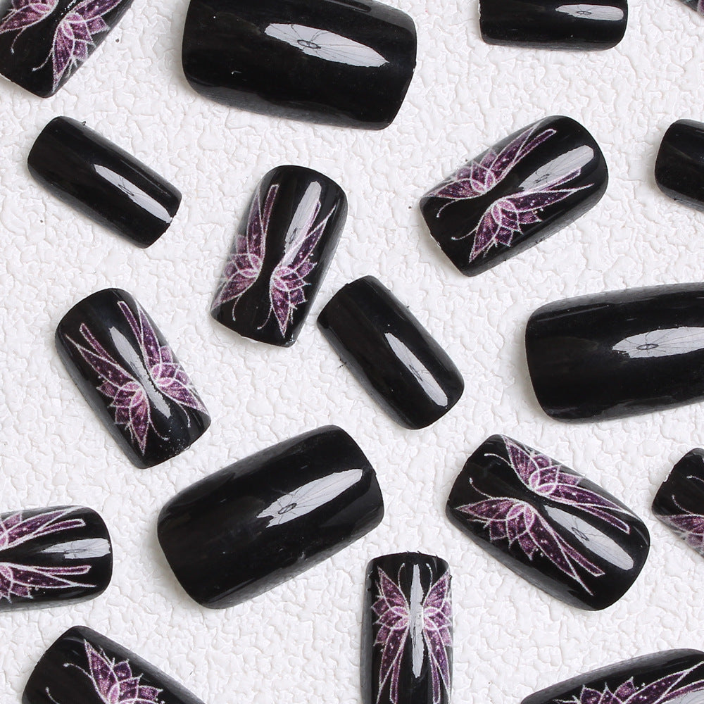 Artistic Press-On Nail Design Kalsten