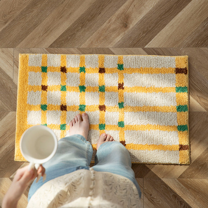 Soft runner bath mat with geometric checkered pattern and non-slip underside Kalsten