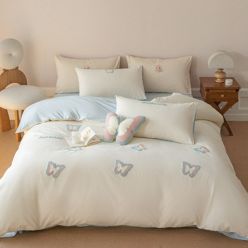 Embroidered bedding set with panda motif made of cotton satin and reversible function
