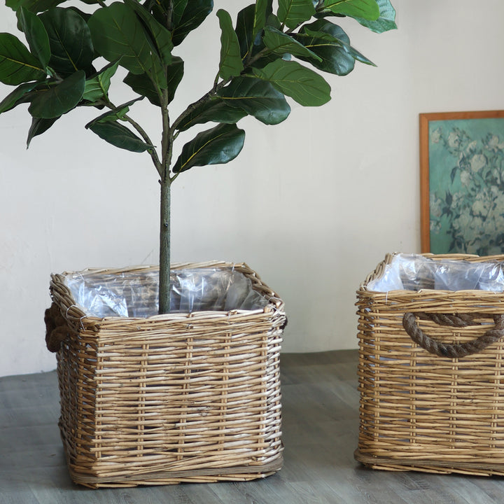 Storage basket with handcrafted details Kalsten