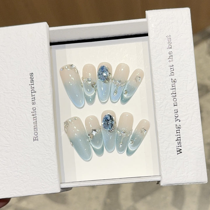 Nail set with Romantic Design and Glitter Elements Kalsten