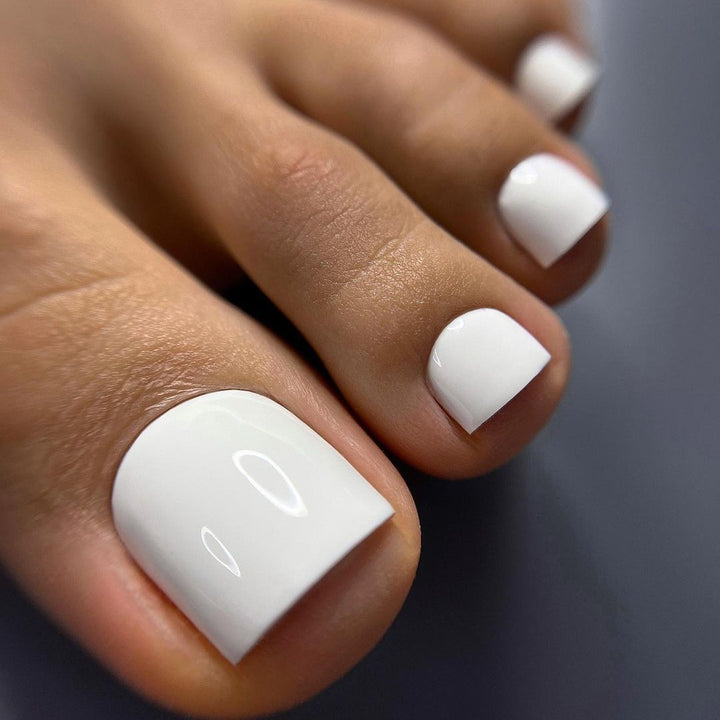 Artificial nails for perfect foot care Kalsten