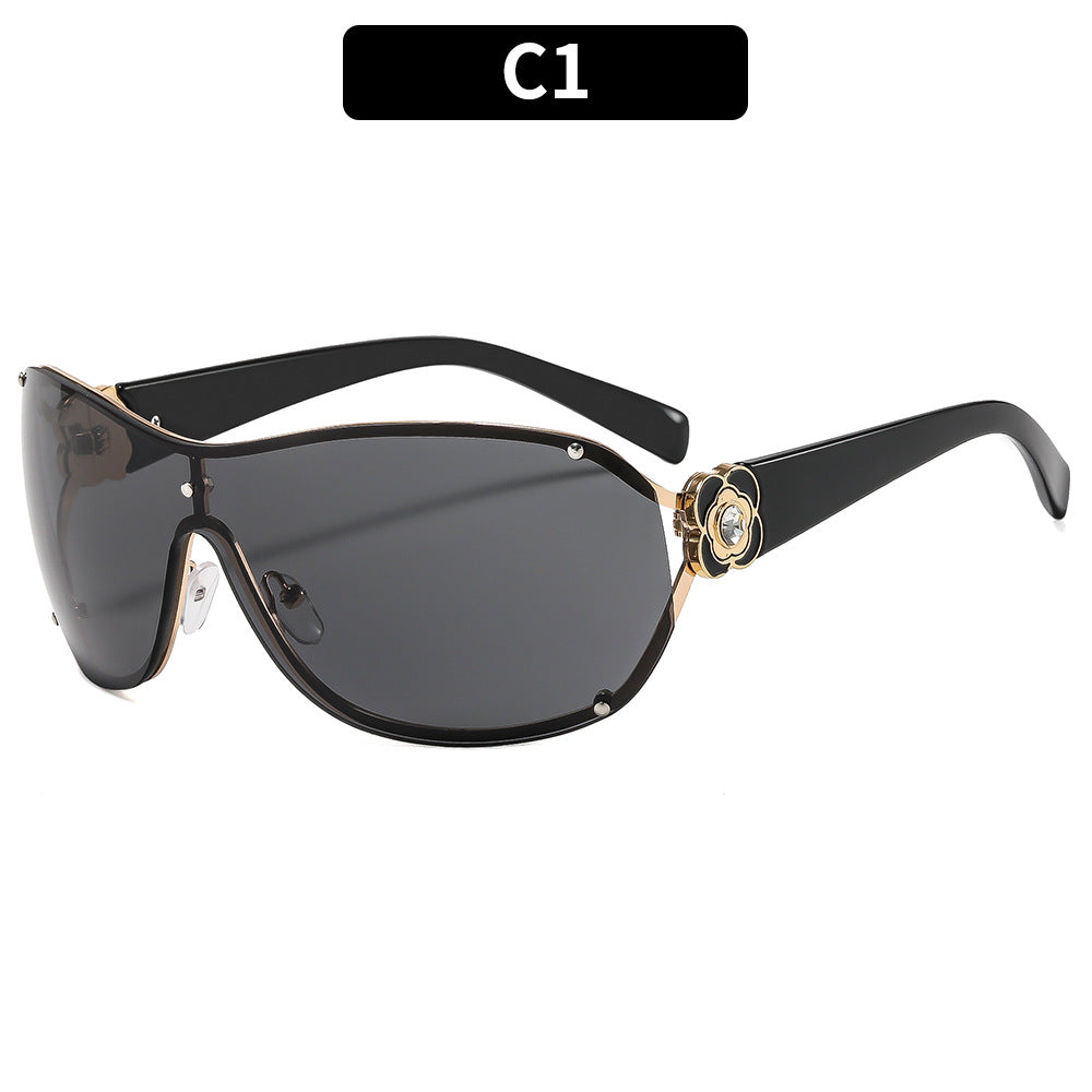 Fashionable Wide Frame Sunglasses