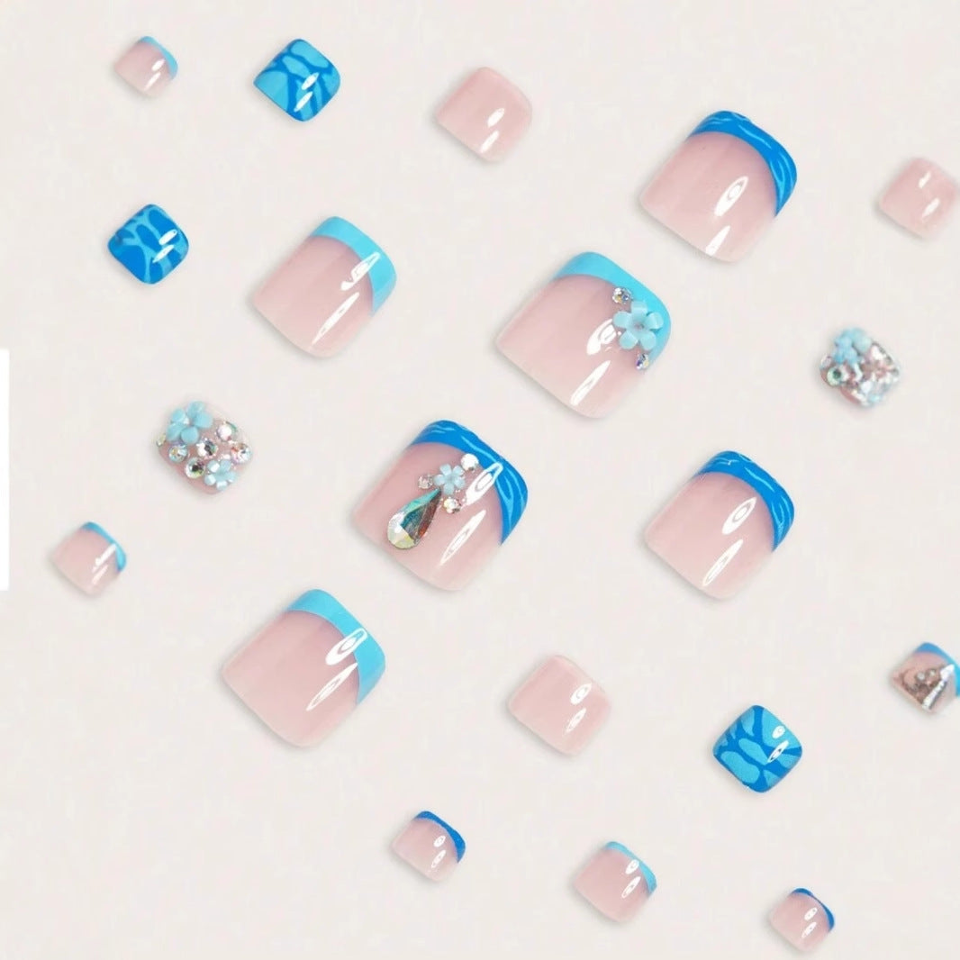 Nail art set with glamorous 3D decorations and elegant accents Kalsten