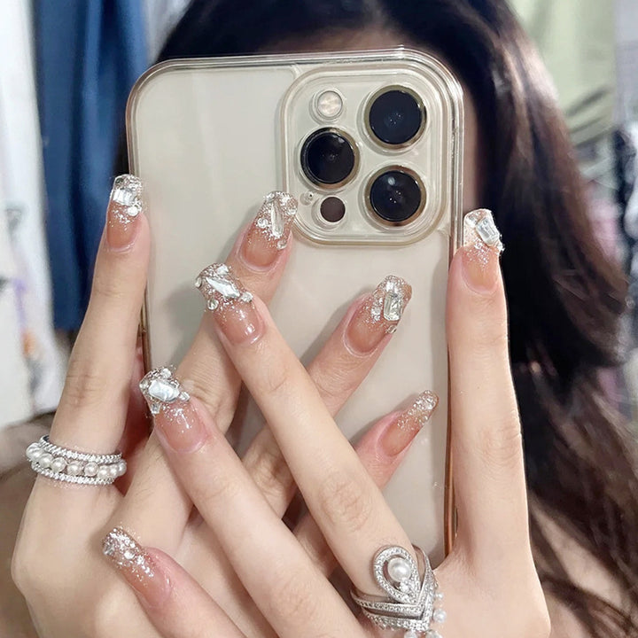 Artificial nails with elegant rhinestone accents Kalsten