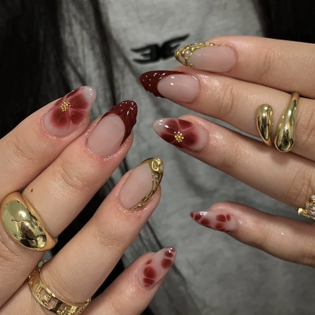 Elegant Artificial Nail Tips with Gold Accents Kalsten