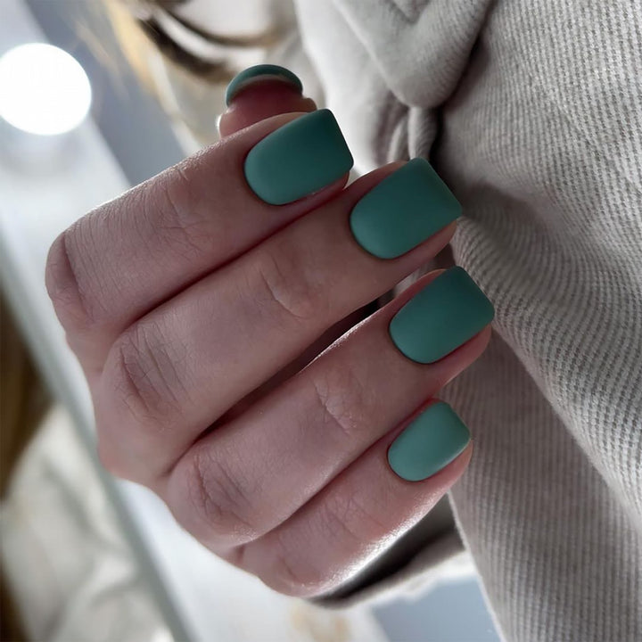 Matt lacquered nail art Kalsten