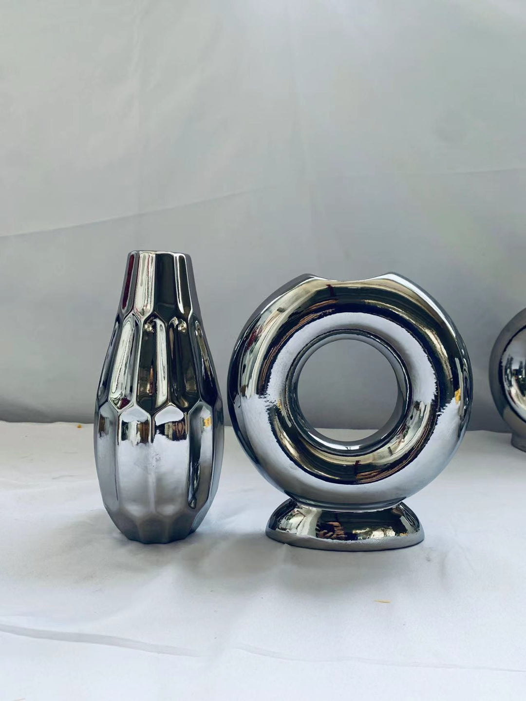 Modern Decorative Centerpiece Kalsten