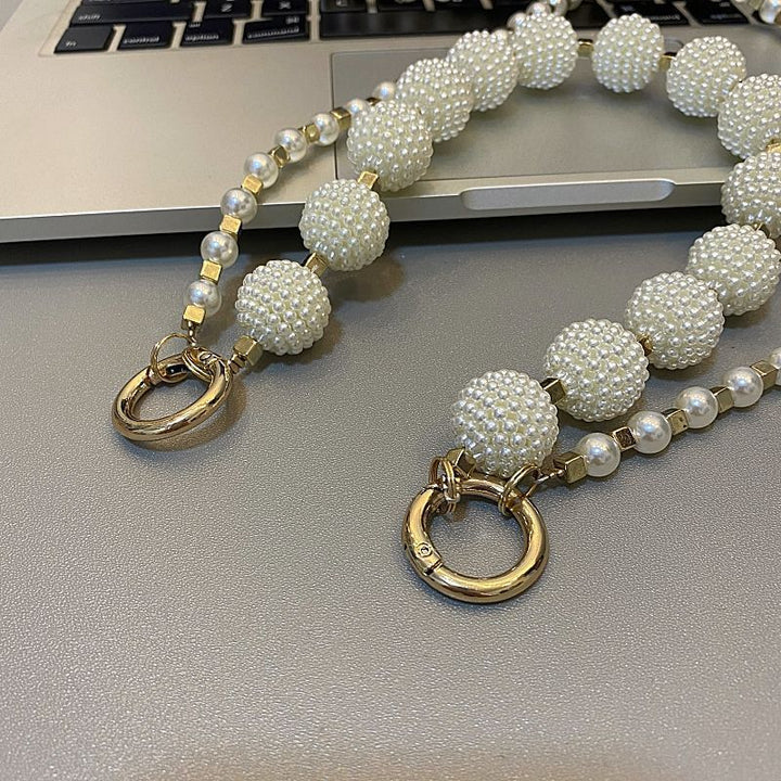 Elegant Beaded Eyewear Holder Kalsten