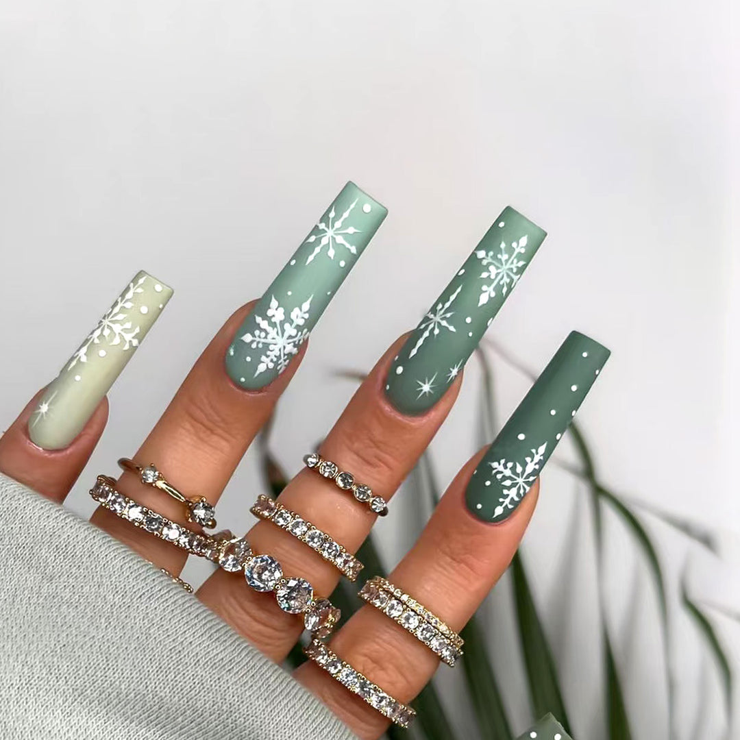 Festive Snowflake-Themed Press-On Nails Kalsten