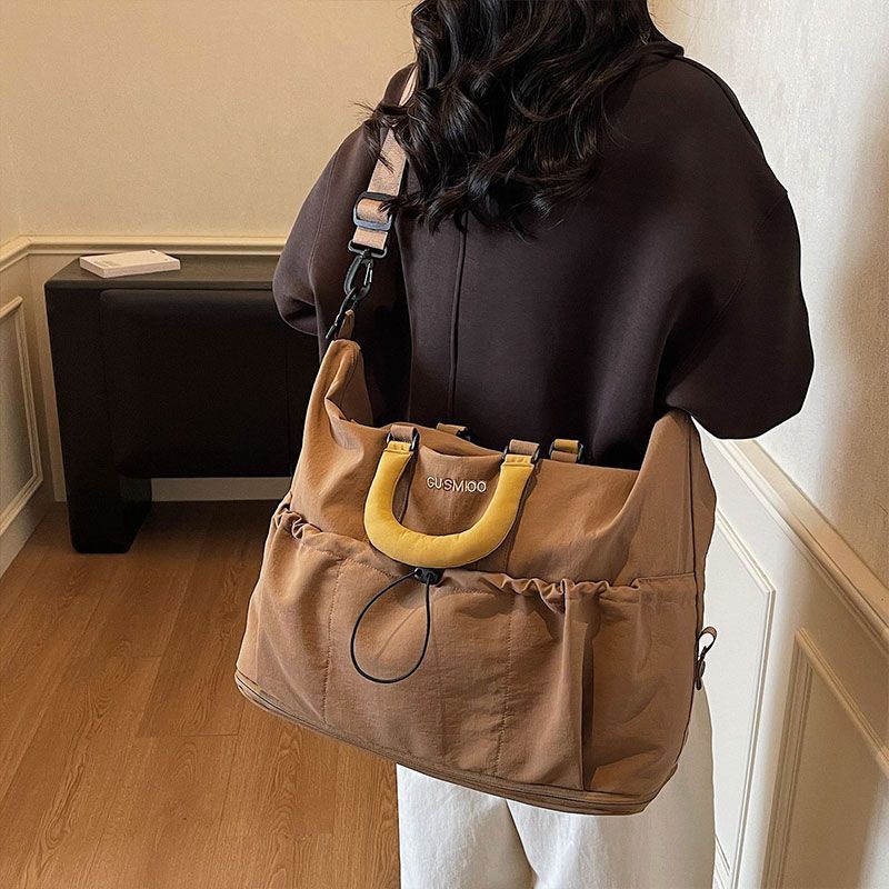 Multi-Pocket Travel Duffel Bag Kalsten