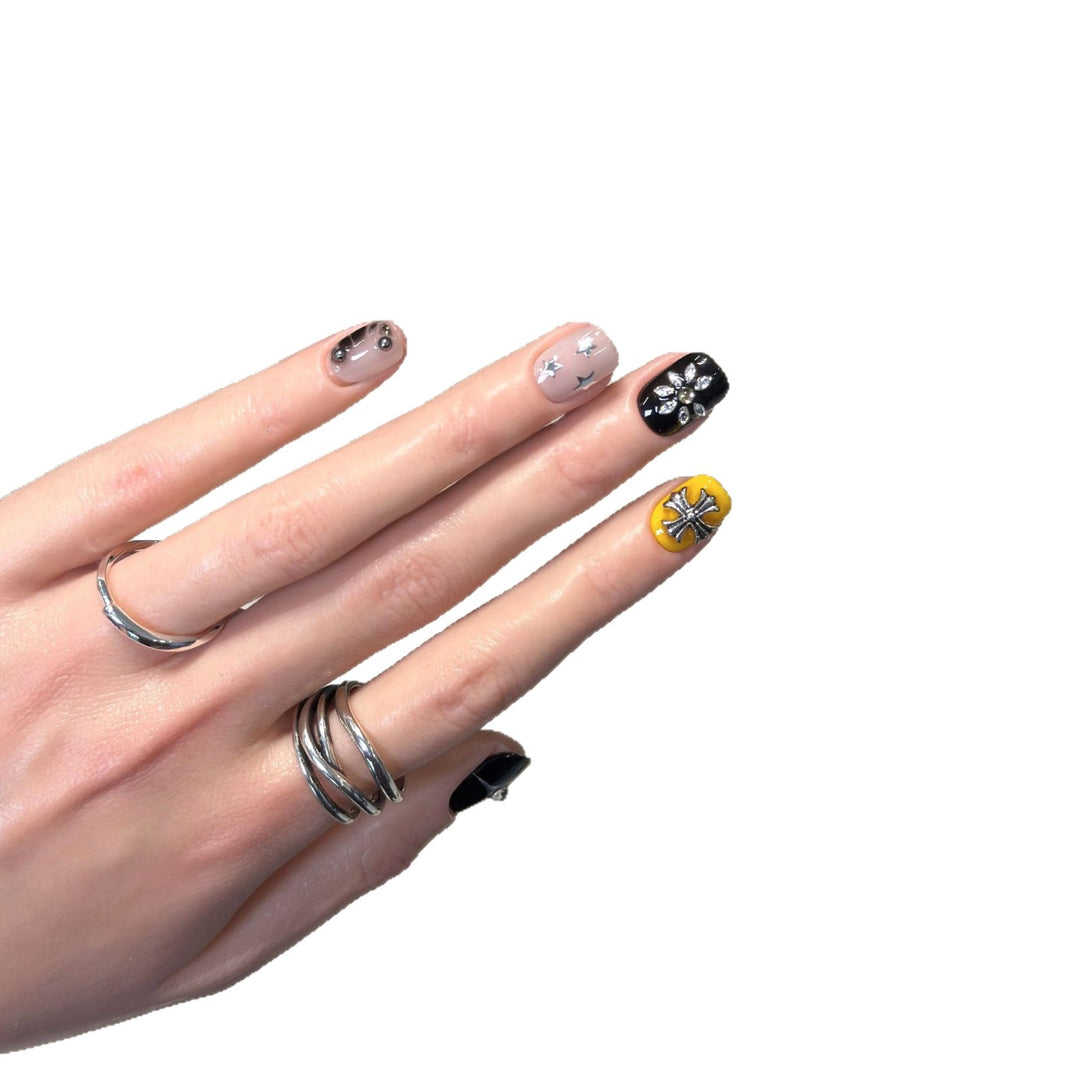 Artisanal Press-On Nail Set with Decorative Details Kalsten