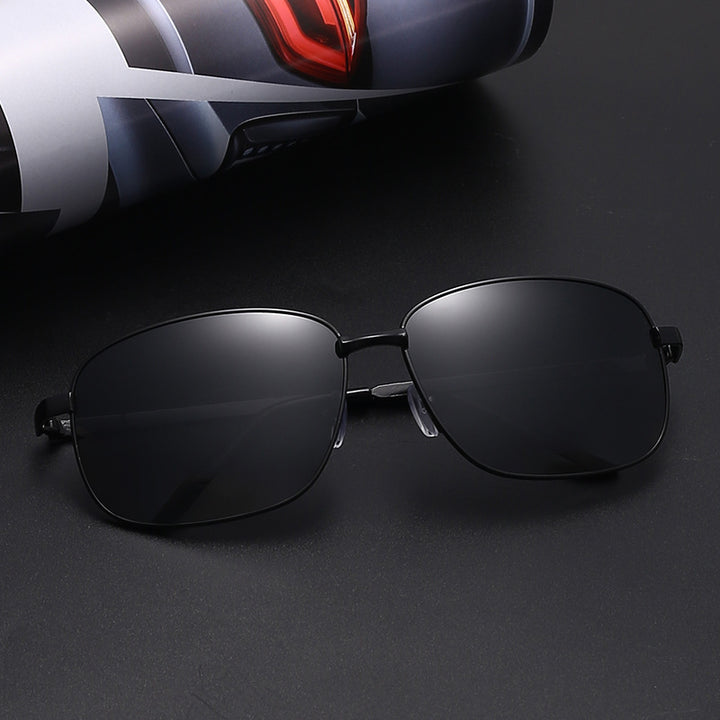 Men's stylish and modern sunglasses with sturdy frame Kalsten