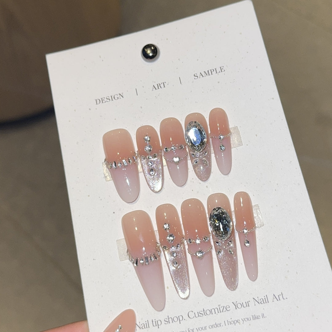 Artificial nails with elegant crystal decorations Kalsten