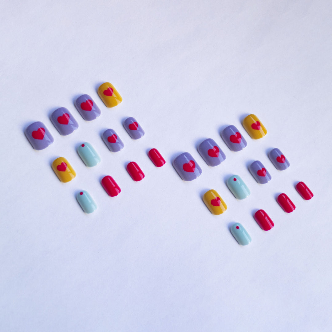Artistic Heart-Pattern Nail Art Kit