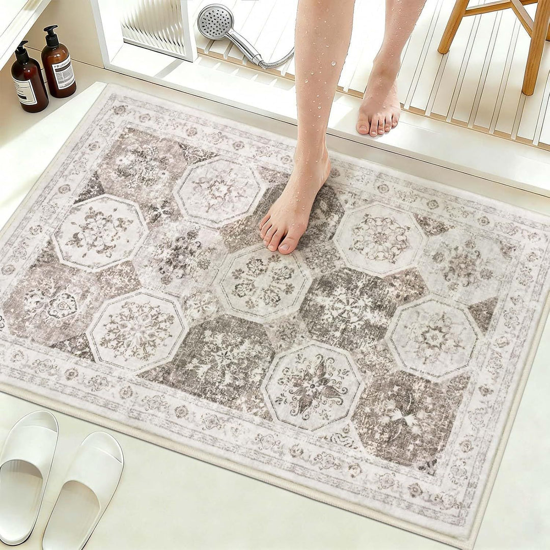 Vintage-Inspired Bathroom Mat