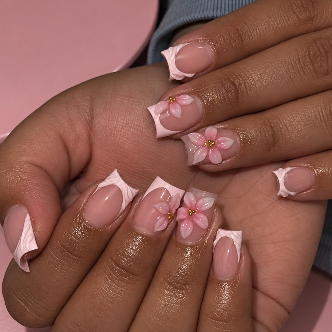 Artificial nail set with delicate floral designs Kalsten