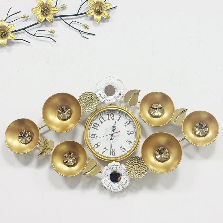Elegant Decorative Wall Clock with Floral Accents Kalsten