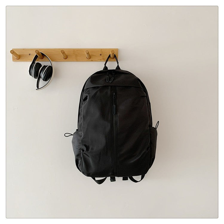 Everyday backpack with smart compartment system and water-repellent material Kalsten