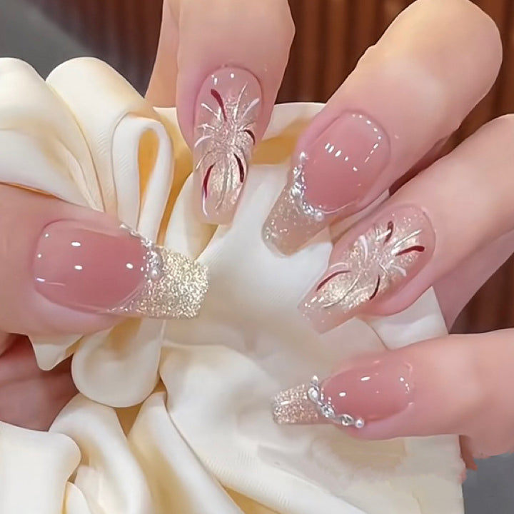 Elegant Press-On Nail Tips with Gold Accents Kalsten