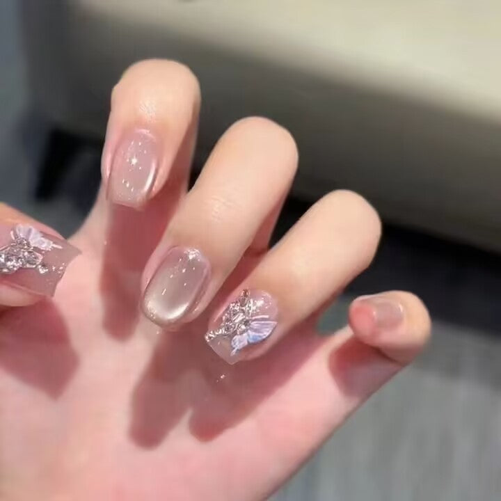 Artistic Floral-Embellished Press-On Nail Art Kalsten