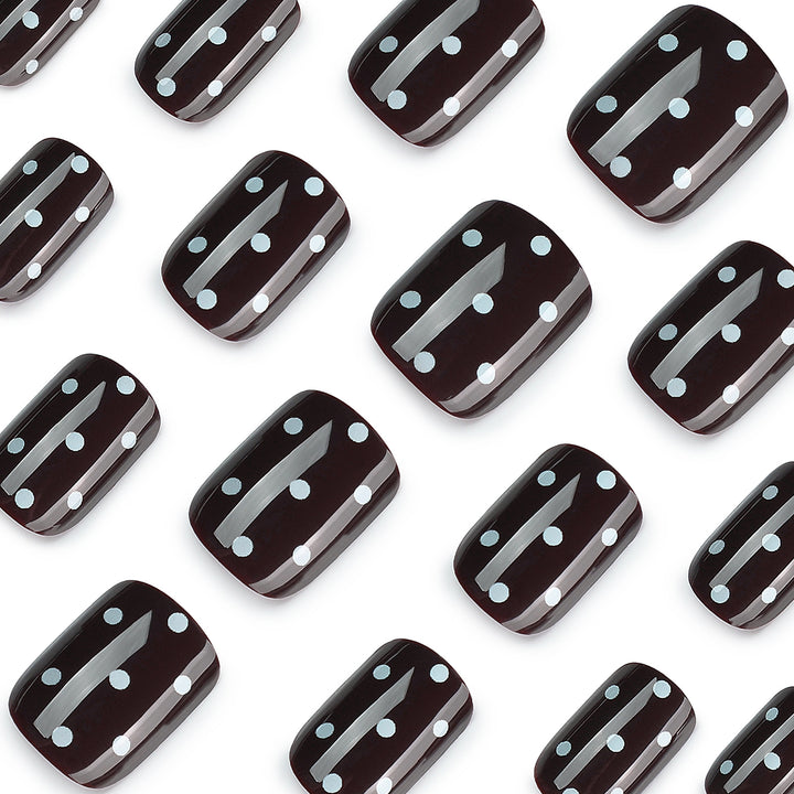 Artful Nail Art with Playful Dot Design Kalsten
