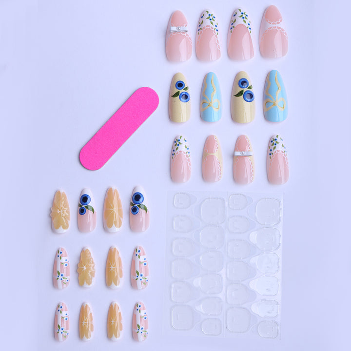 Artificial nails with luxurious 3D applications Kalsten