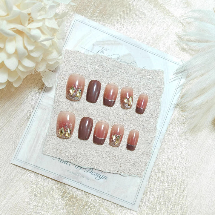 Artificial Nails in Elegant Glitter Design Kalsten