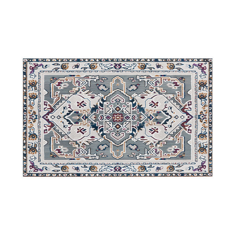 Vintage-Inspired Floral Area Rug Kalsten