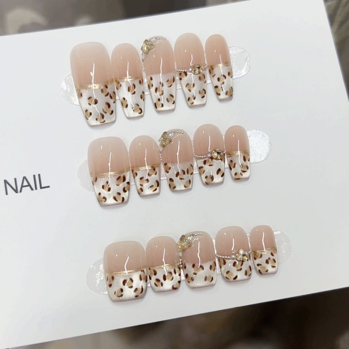 Elegant Press-On Nail Set with Luxe Design Kalsten