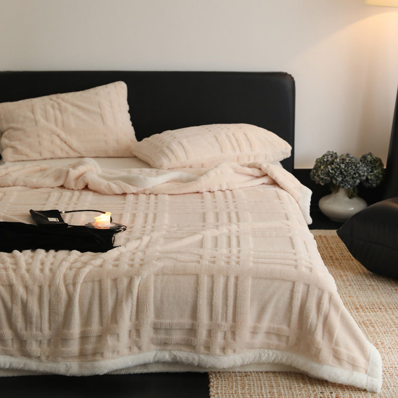 Reversible cozy bedspread set with Sherpa lining and textured check pattern