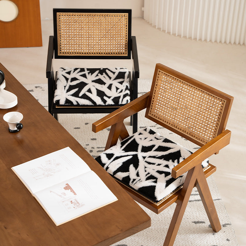 Padded seat cushion with hand-tufted leaf pattern and fastening ties Kalsten
