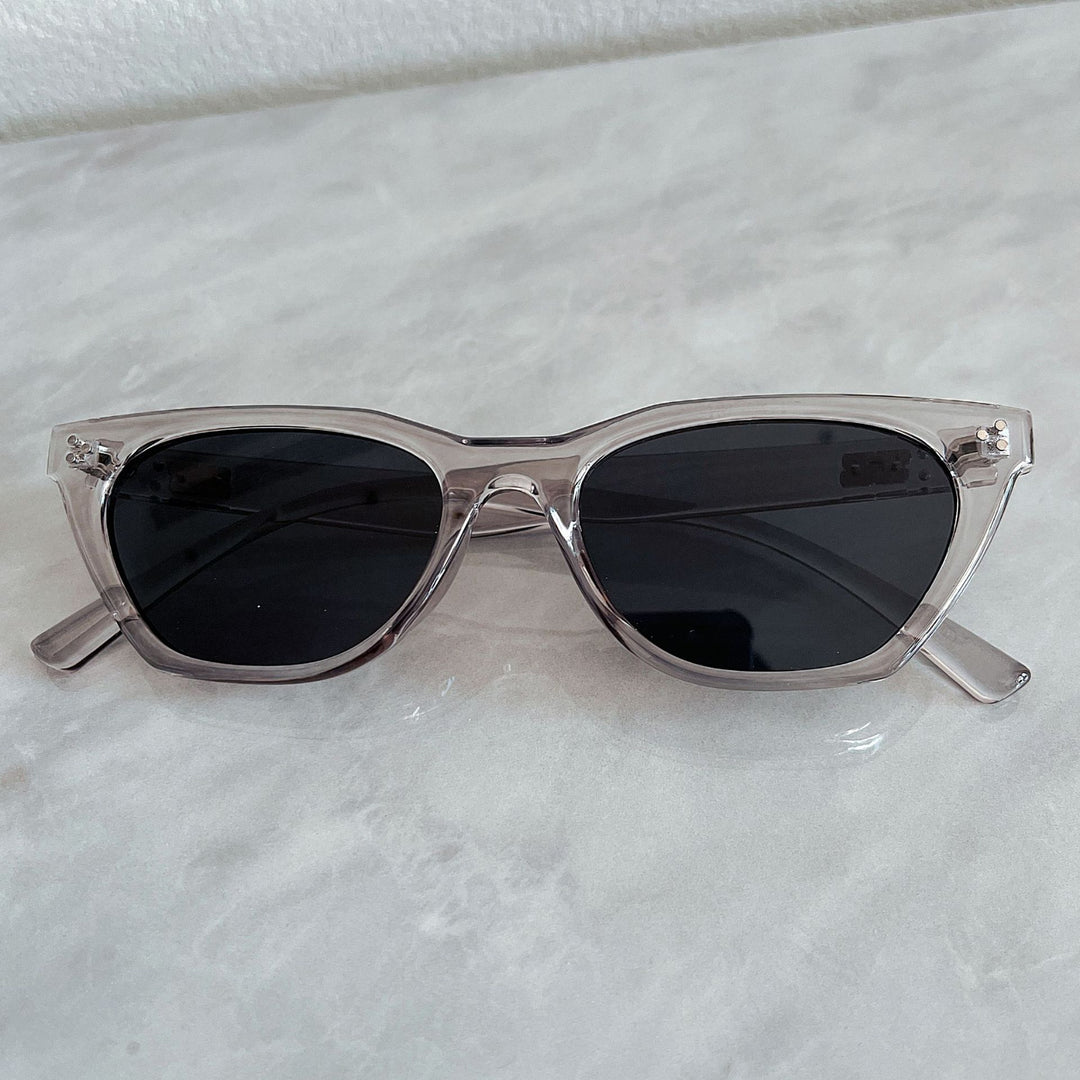 Ladies fashionable retro sunglasses with elegant design Kalsten