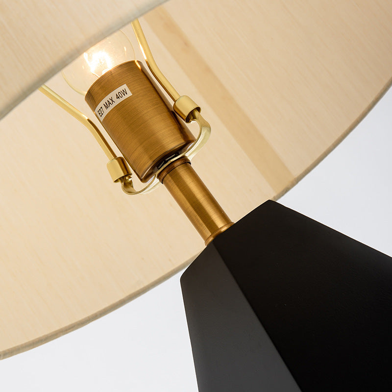Geometric Design Table Lamp