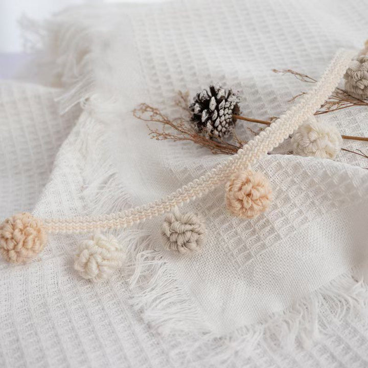 Decorative border with pompons Kalsten