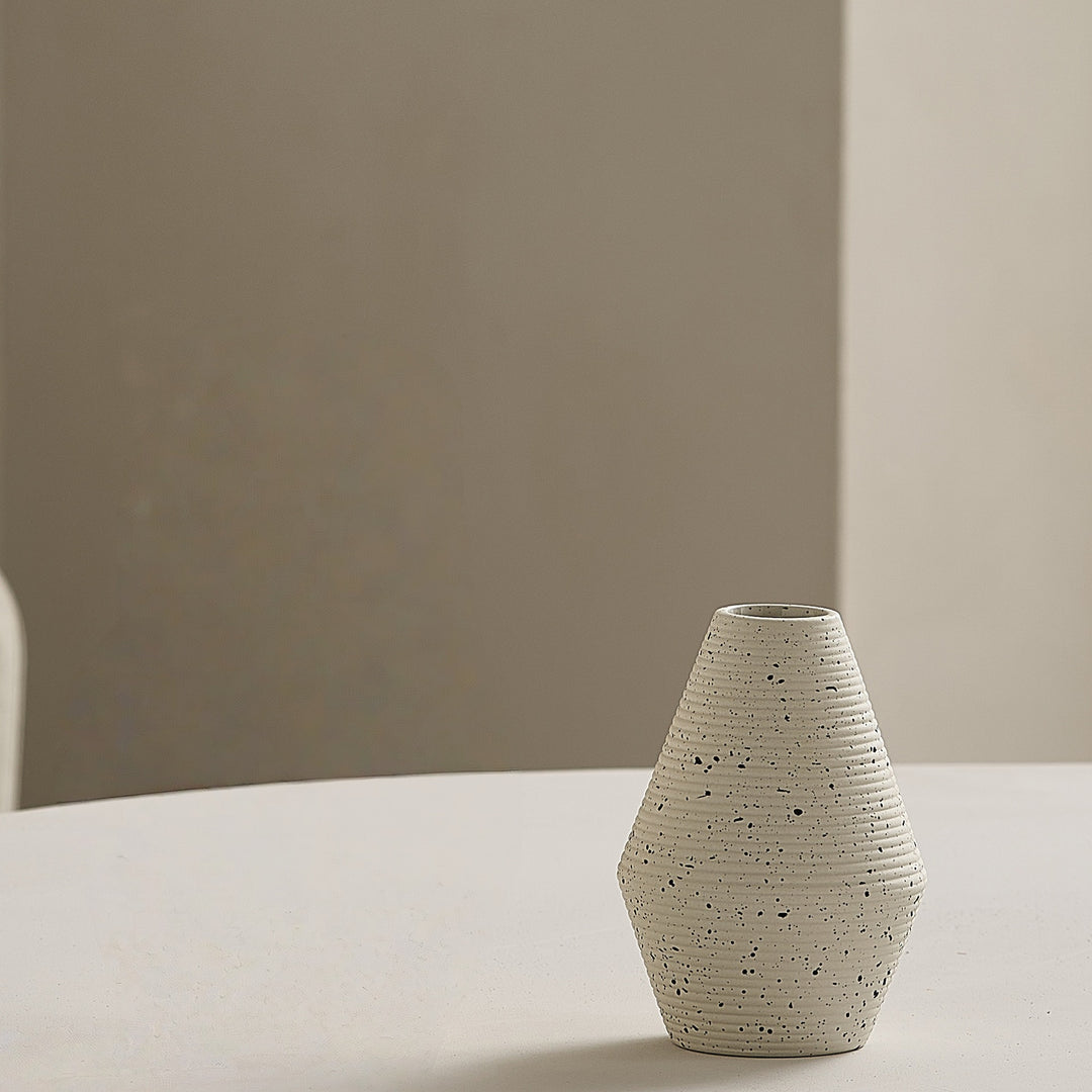 Elegant and Artistic Ceramic Vase Kalsten