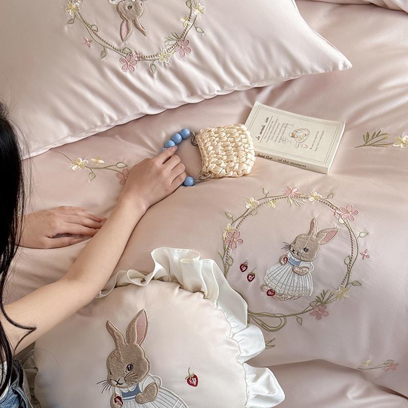 Embroidered satin bedding set with cute bunny motif