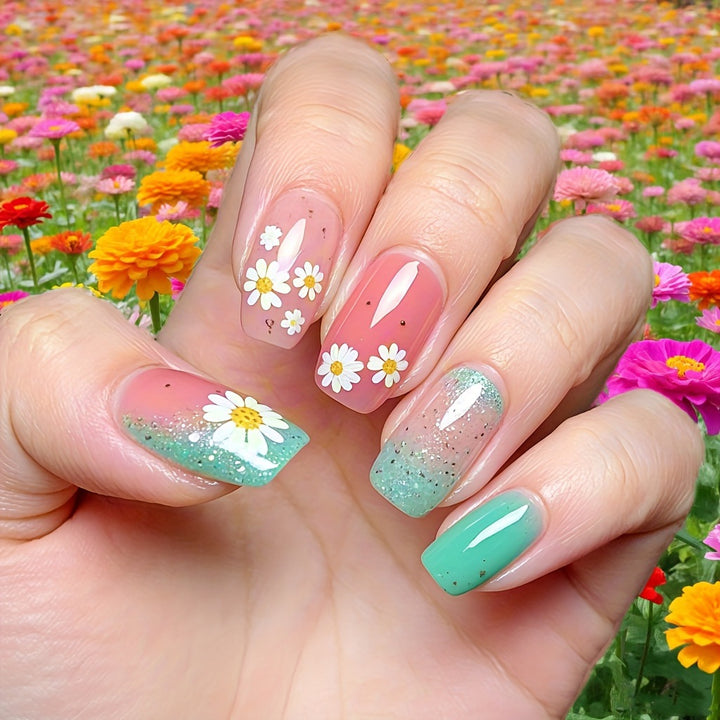 Artificial nails with summery flower designs Kalsten
