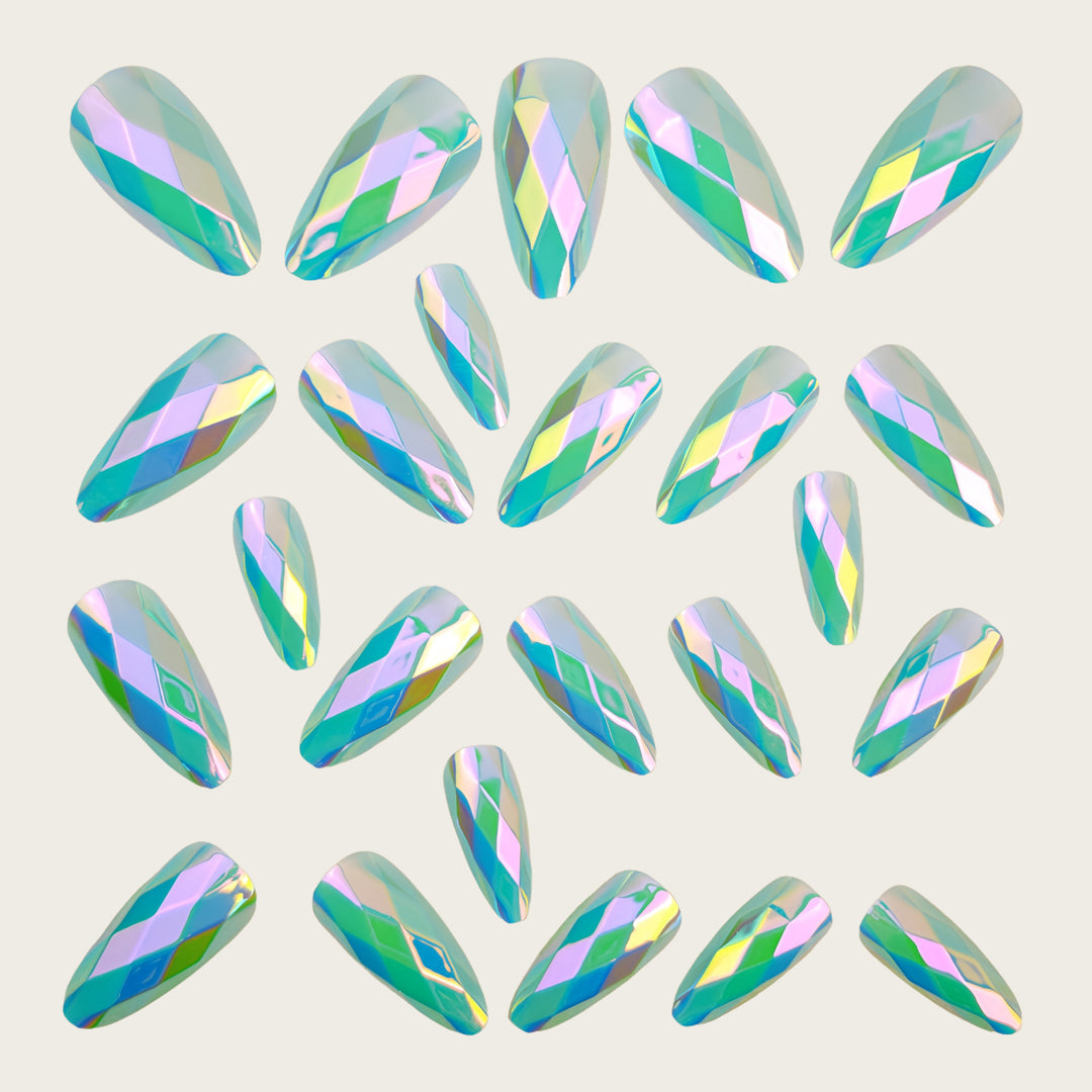 Art nails with faceted glitter design Kalsten