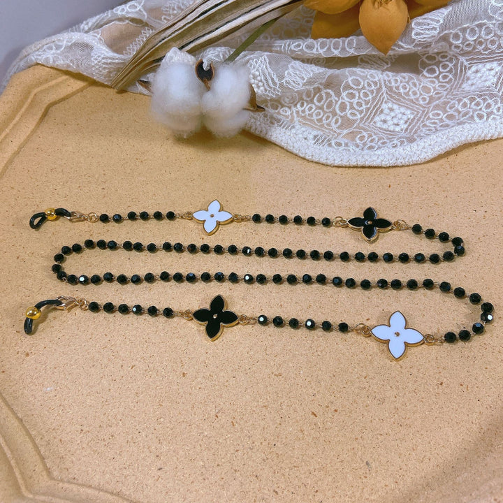 Elegant pearl necklace with flower pendants Kalsten