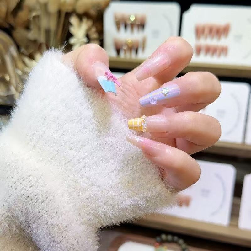 Cute Themed Press-On Nail Set Kalsten