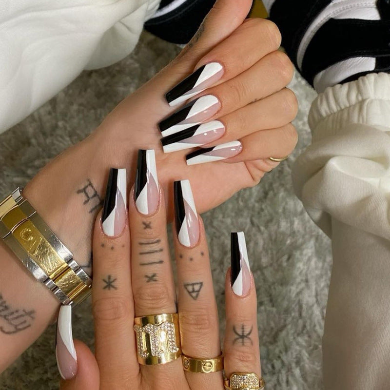 Fake nail set with modern geometric designs Kalsten