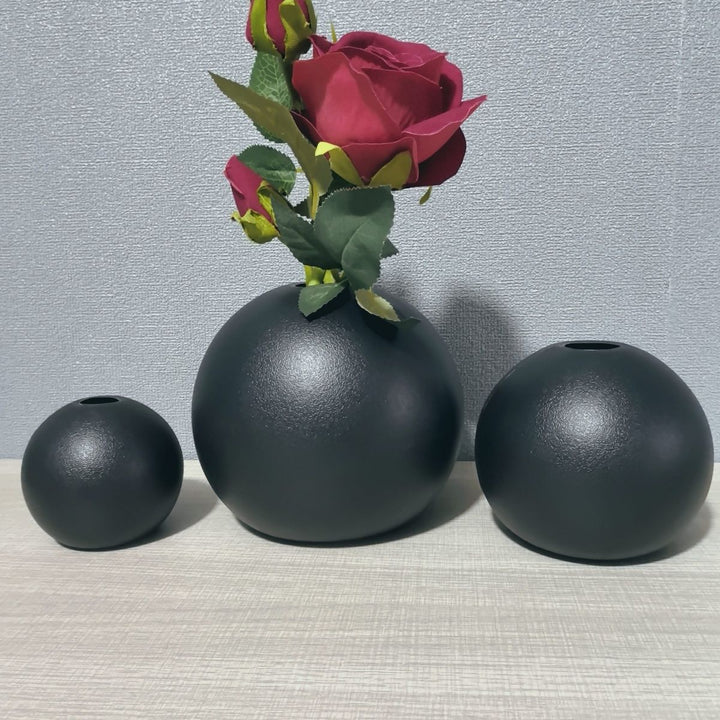 Minimalist Ceramic Sphere Planter Kalsten