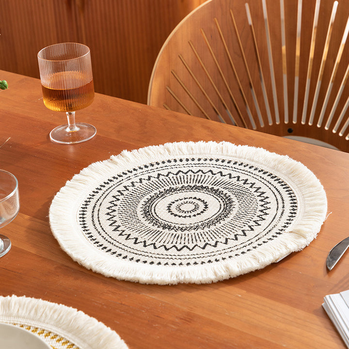 Round woven Boho rug mat with decorative fringes Kalsten