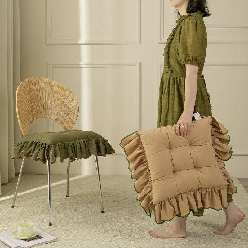 Padded chair cushion with ruffle and ties Kalsten