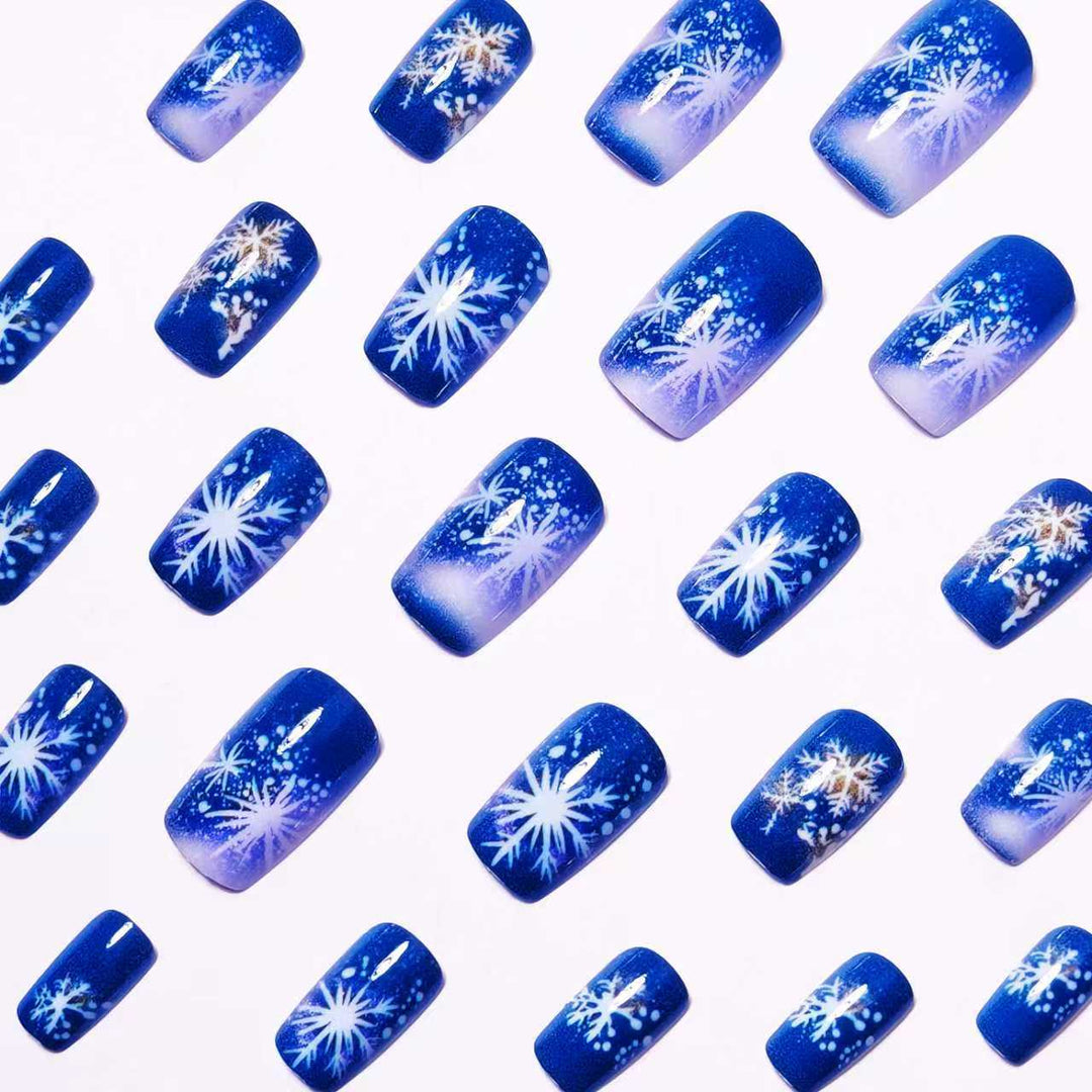 Artificial nails with shimmering winter design Kalsten