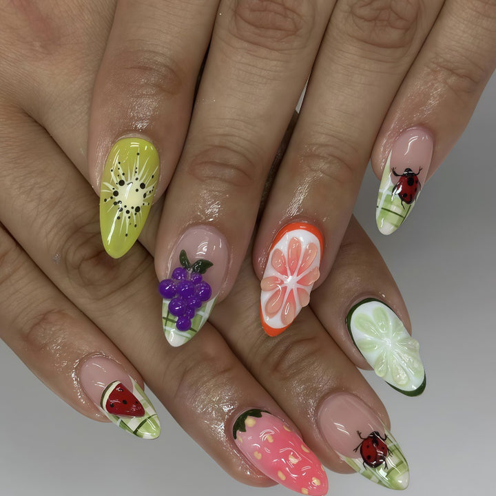 Creative and cheerful art nails Kalsten