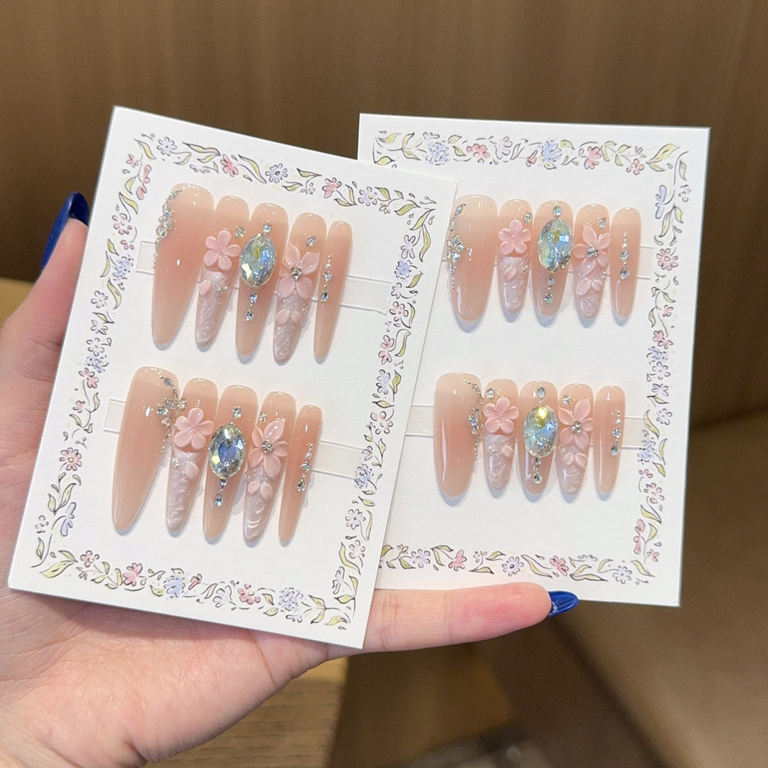 Artificial artificial nails with floral decorations and glitter details Kalsten