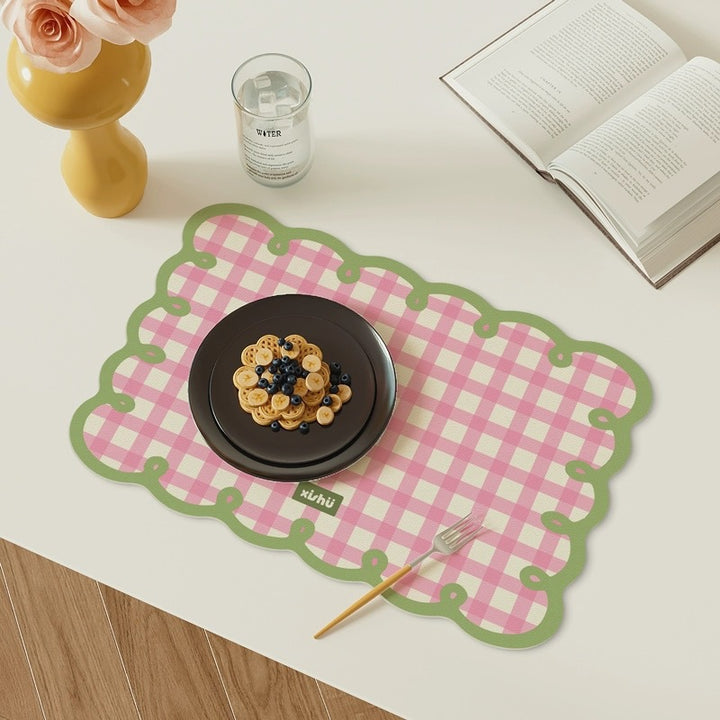 Scalloped Edge Dining Table Mat