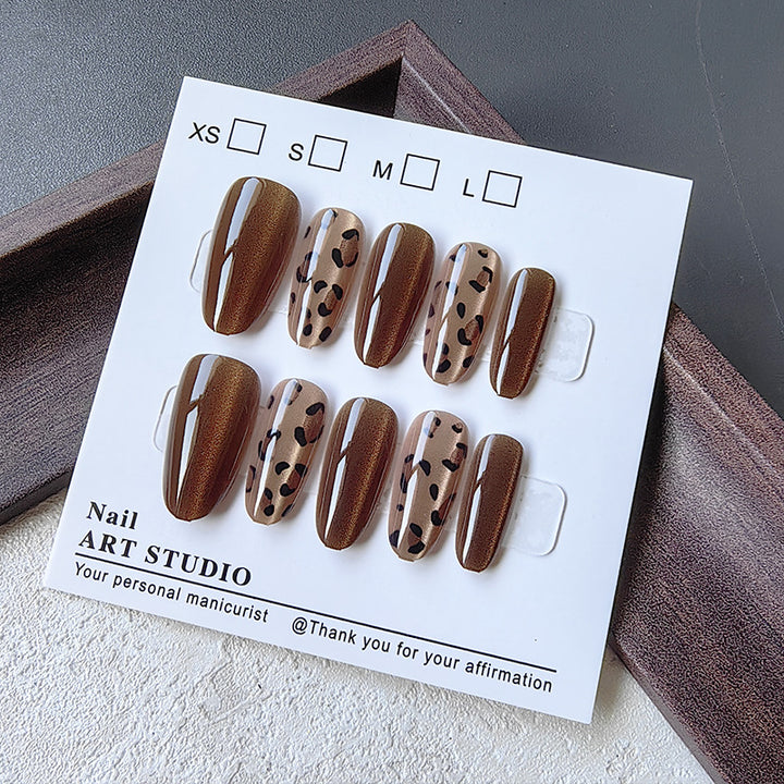 Fashionable Artificial Nails in Trendy Animal Print Design Kalsten
